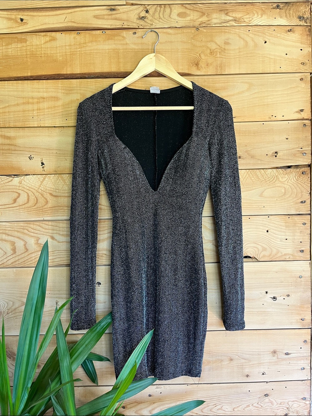 privy Metallic Black Long Sleeve Plunge-Neck Bodycon Dress